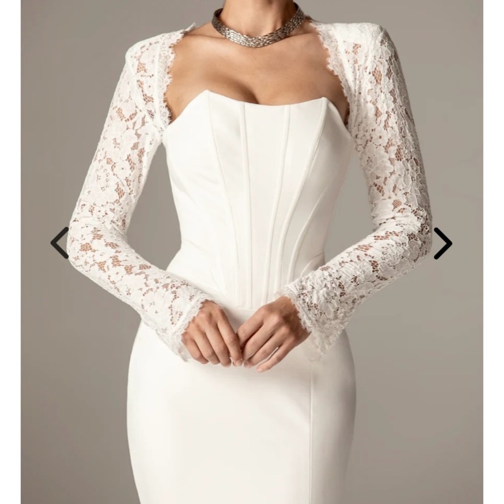 Elegant White Lace Sleeve Dress